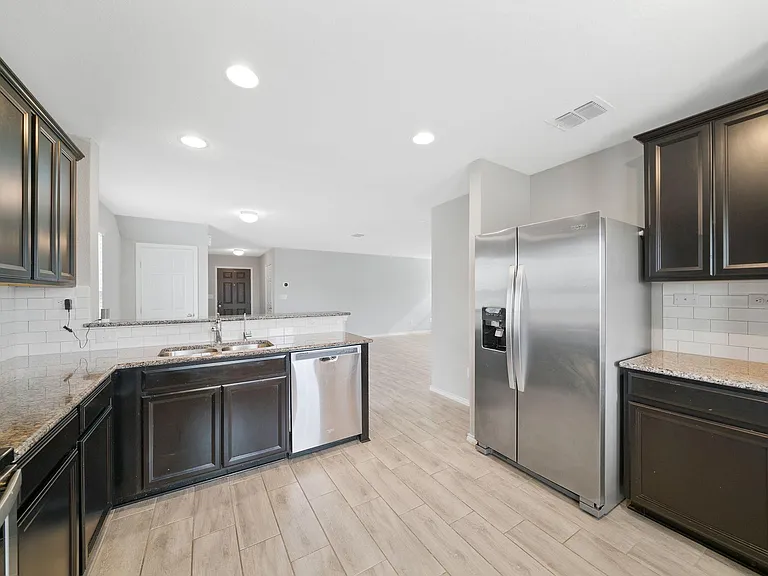 12042 Silver Lgt — Photo 10