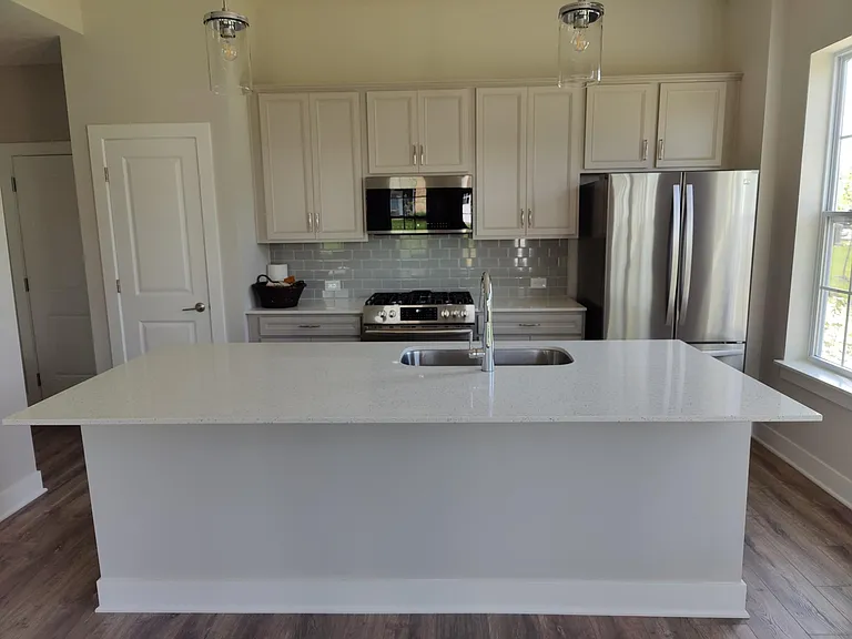 1082 Valentine Ln — Photo 10