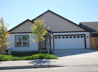 2972 NW Hemlock Ln, Redmond, OR 97756