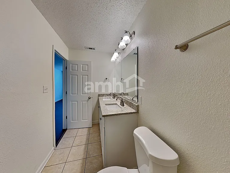 12483 Old Pond Rd — Photo 9