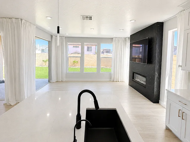 626 W Cedar Hill Dr — Photo 6