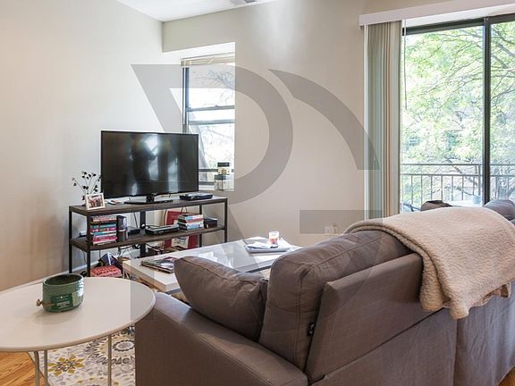 4th image of 4759 N Maplewood Ave APT 408