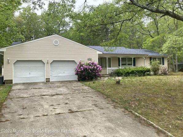 22 Laurelwyck Dr, Waretown, NJ 08758