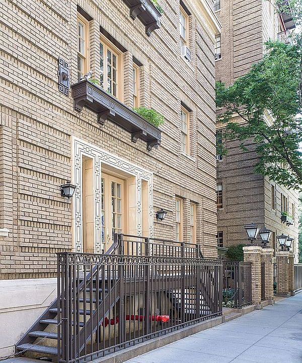 1st image of 41 Central Park N Unit 1C