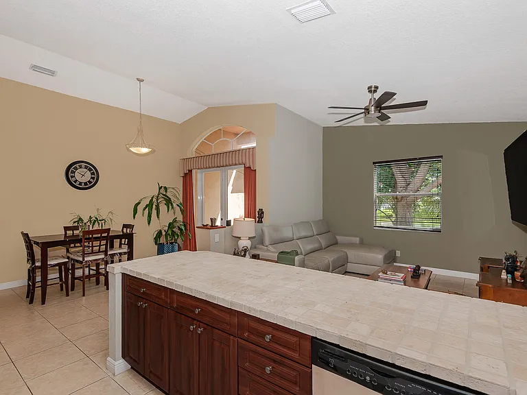 13923 SW 50th St — Photo 23