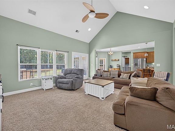 4th image of 228 Sweet Valley Cir