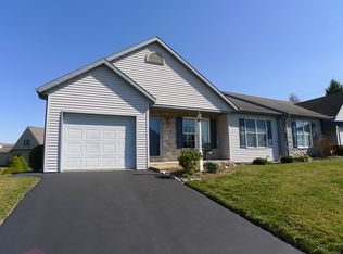 19 Stonecrest Dr, Lititz, PA 17543