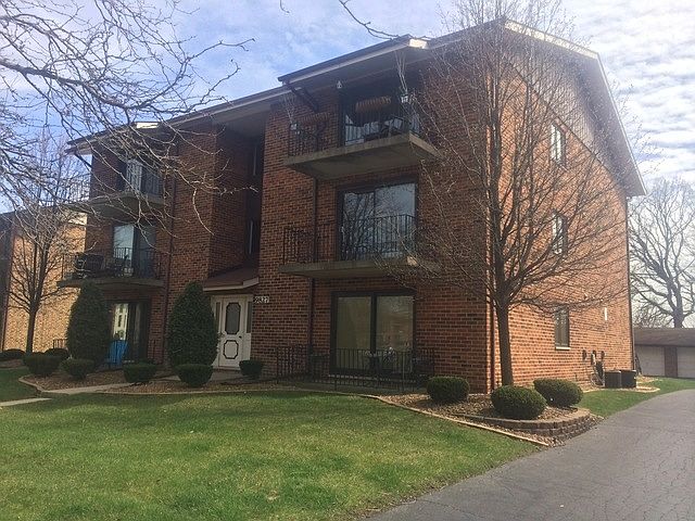 1st image of 9827 Treetop Dr
