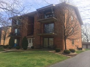 9827 Treetop Dr, Orland Park, IL 60462