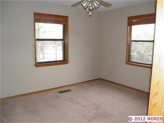 4th image of 1201 N Iroquois Ave
