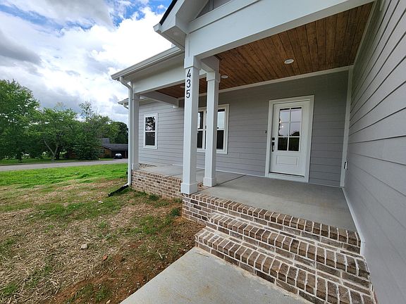 2nd image of 435 Tremont Dr