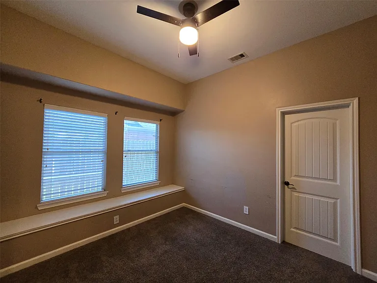 215 Danna St — Photo 24