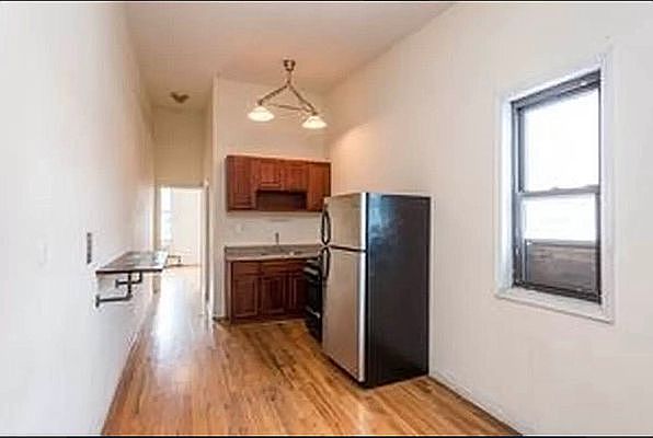 1st image of 231 Melrose St #2