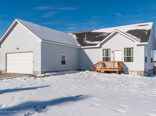 14 Glencoe St, Diamondville, WY 83116