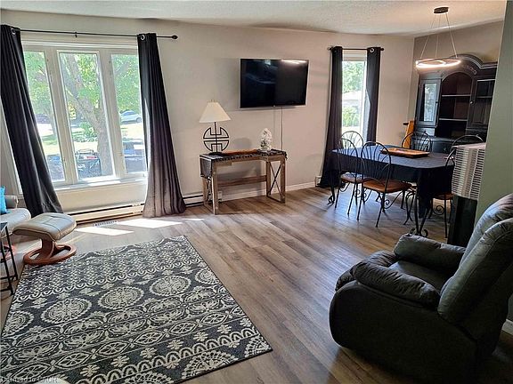 3rd image of 48 Crestlynn Cres