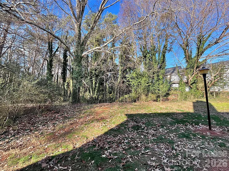 2901 Iron Gate Ln — Photo 22