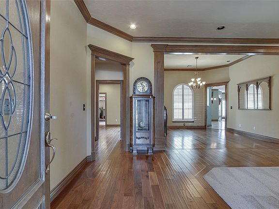 4th image of 3020 SW 130th St
