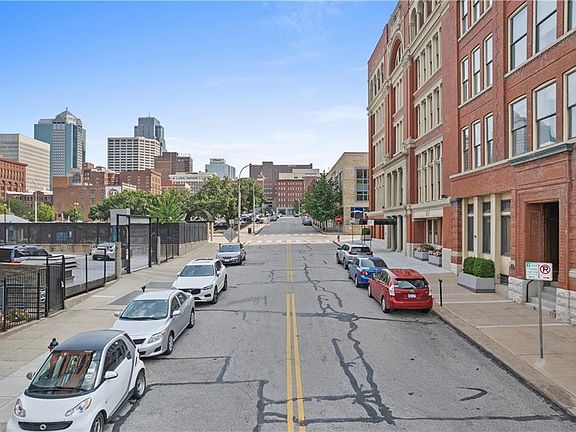 3rd image of 612 Central 105 St