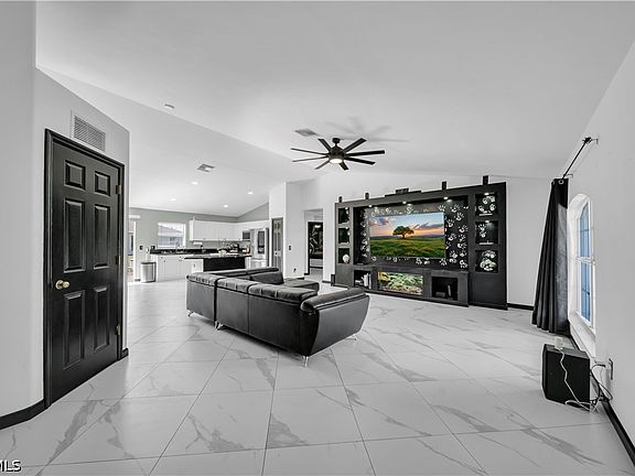 5th image of 834 Sea Urchin Cir