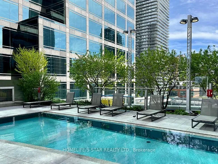 1 Bloor St E #4407 — Photo 28