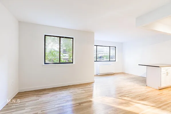 Rented by MNS | media 9