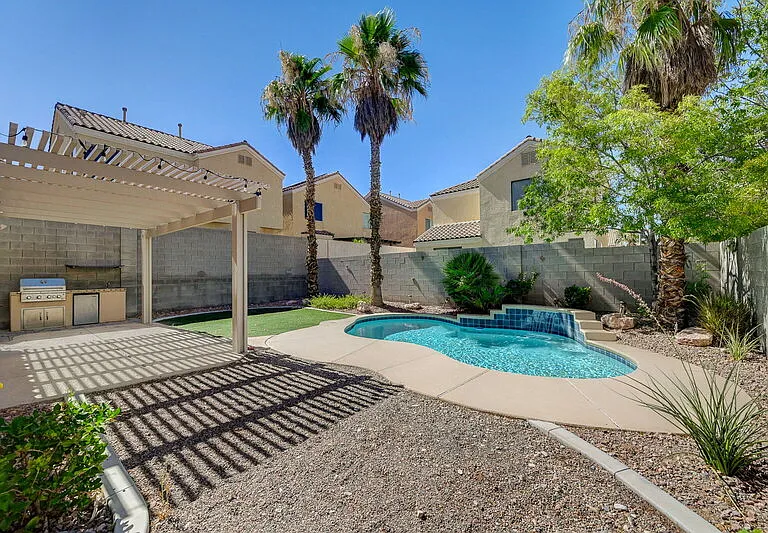 9152 Kentwell Ave — Photo 51