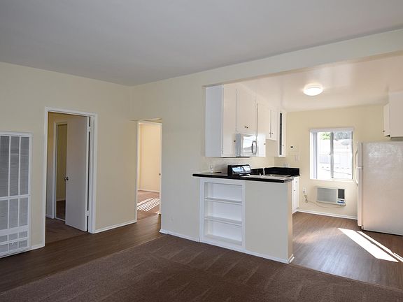 2nd image of 627 S Wabash Ave APT 7