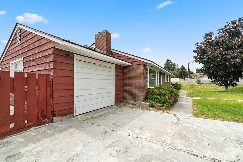 5th image of 281 Mocliff Avenue