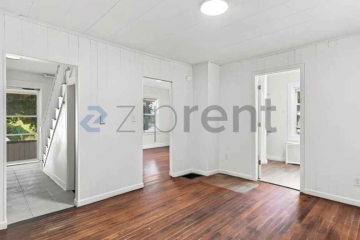 4 bed, 1500 sqft, $2,500 — Photo 4