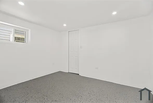 511 W 104th St — Photo 26
