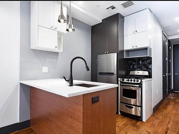 4th image of 176 Knickerbocker Ave #3B