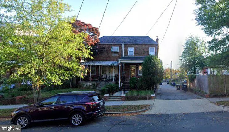 426 Nicholson St NW photo 1