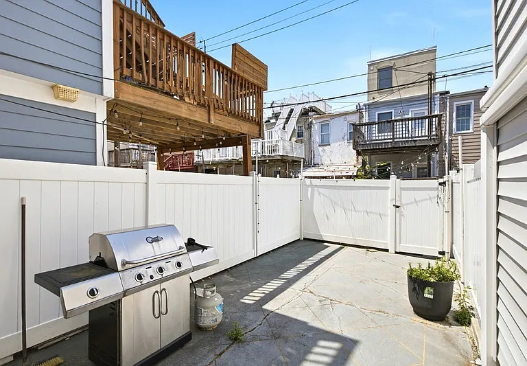 1418 Decatur St — Photo 15