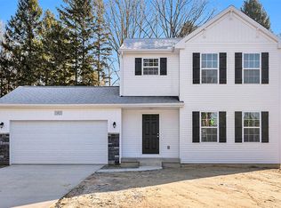 13925 Deer Creek Dr, South Haven, MI