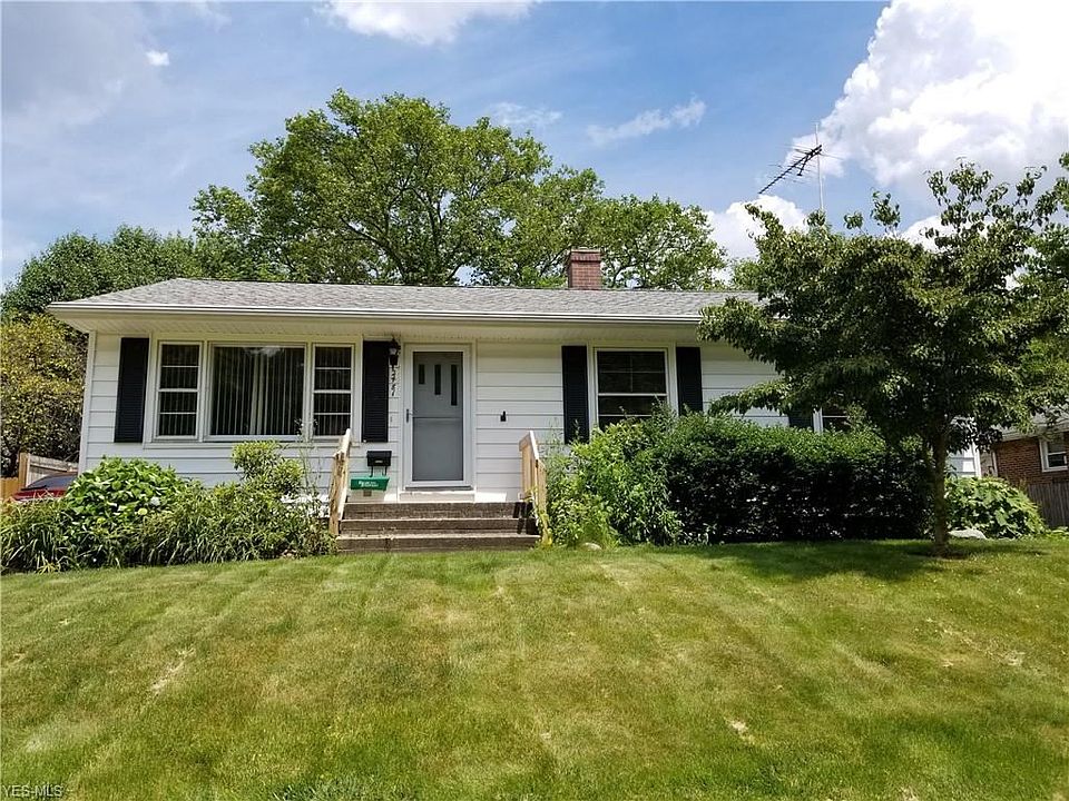 1st image of 2481 Oakwood Dr