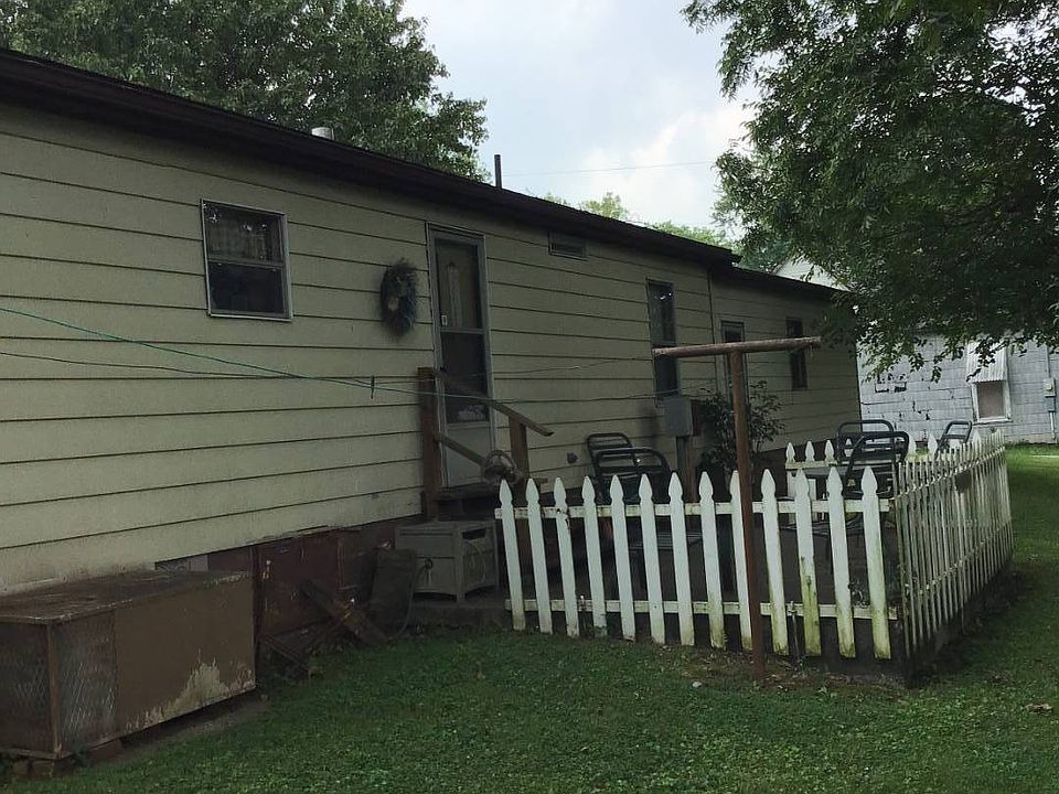 2nd image of 127 E Pine St