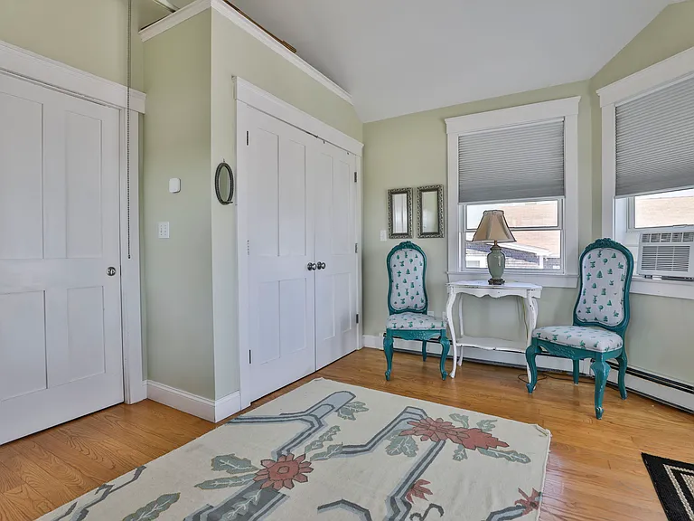 246 Northern Blvd — Photo 17