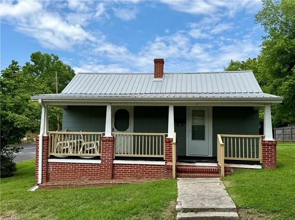 212 S 6th Ave, Mayodan, NC 27027