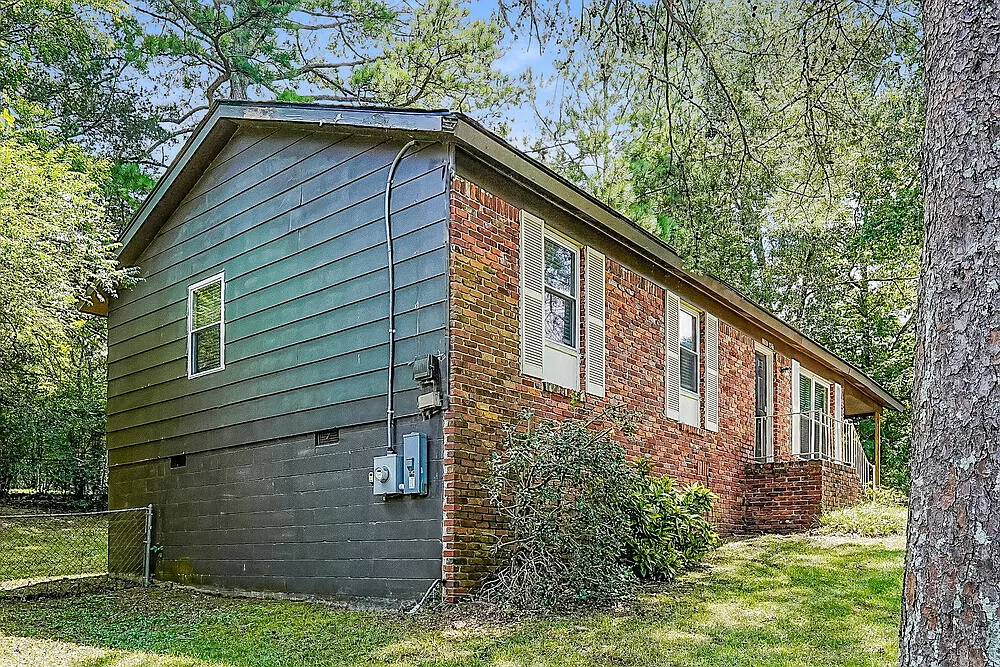 3 bed, 1.5 bath, 1008 sqft, $1,205 — Photo 3