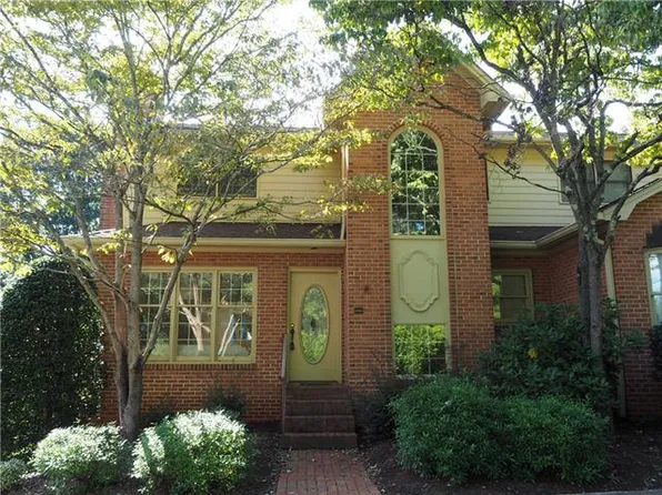 1021 1st St NE, Hickory, NC 28601