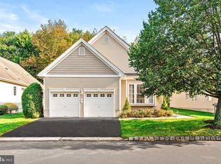 5 Swallow Dr, Hamilton, NJ 08690