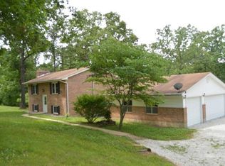 615 Pickles Ford Rd, Saint Clair, MO 63077