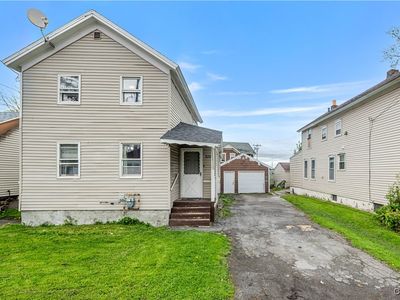 202 Hartwell Ave, East Syracuse, NY, 13057