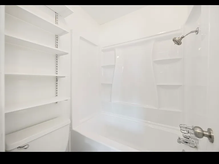 2302 Green Knoll Dr — Photo 14