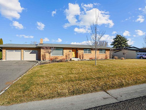 2nd image of 206 Pleasant Way