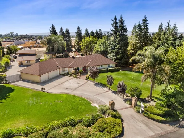 1530 Dias Dr, San Martin, CA 95046