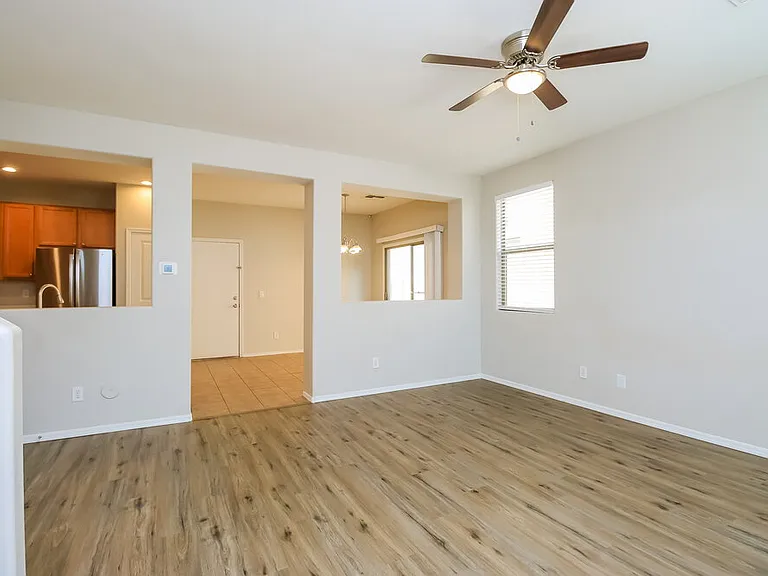 3884 E Santa Fe Ln — Photo 5