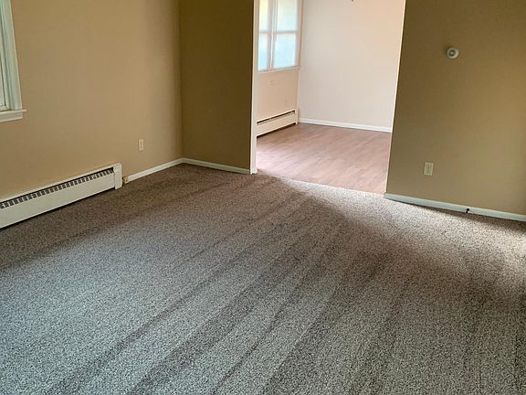 2nd image of 1341 42nd Ave NE APT 1
