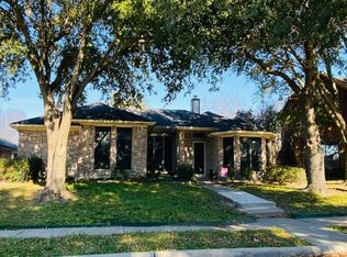 808 Craig Dr, Mesquite, TX 75181