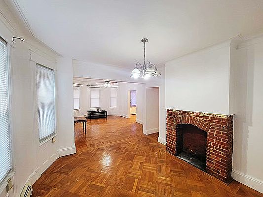 3rd image of 8627 111th St